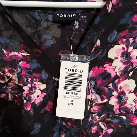 Torrid High-Low Blouse - Picture 2 of 3